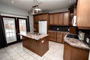 featured image of 152 Ross St #1