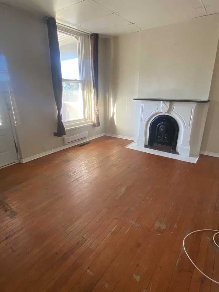 20 Niagara Street #2 - Photo 2 of 15