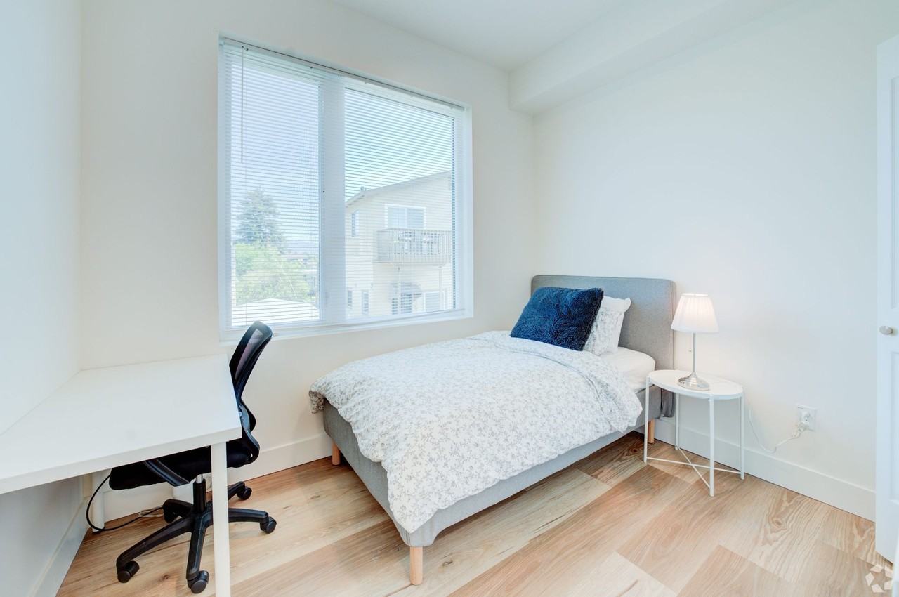 Poets Place Apartment - Photo 3 of 18