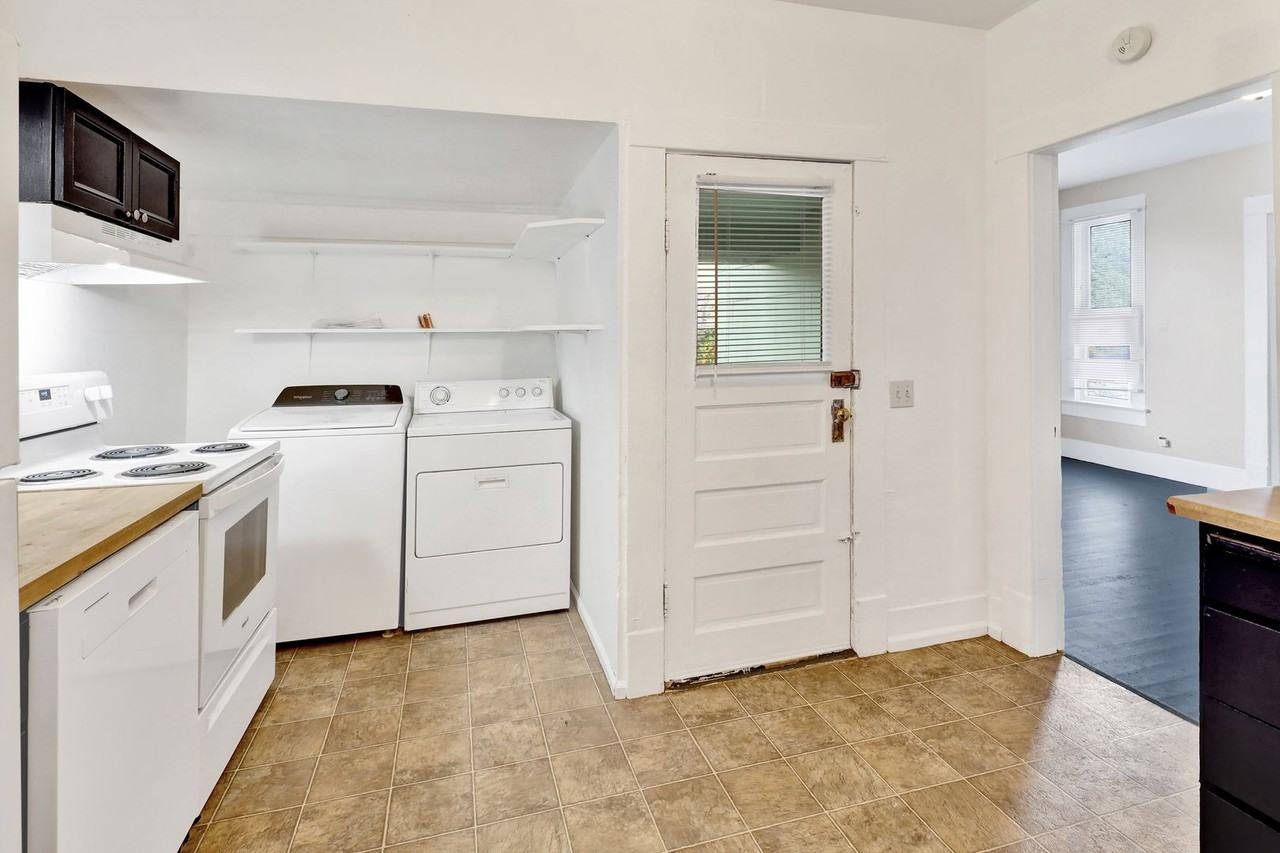 1241 Grant St - Photo 7 of 42