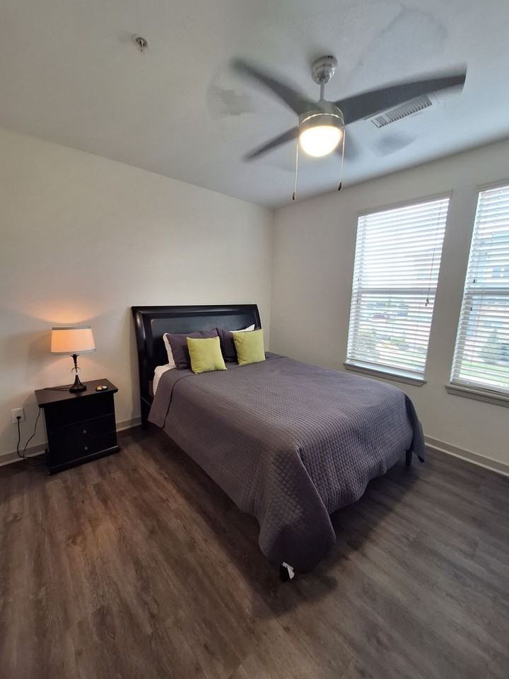 CH-Cortland Flatirons - Photo 7 of 40