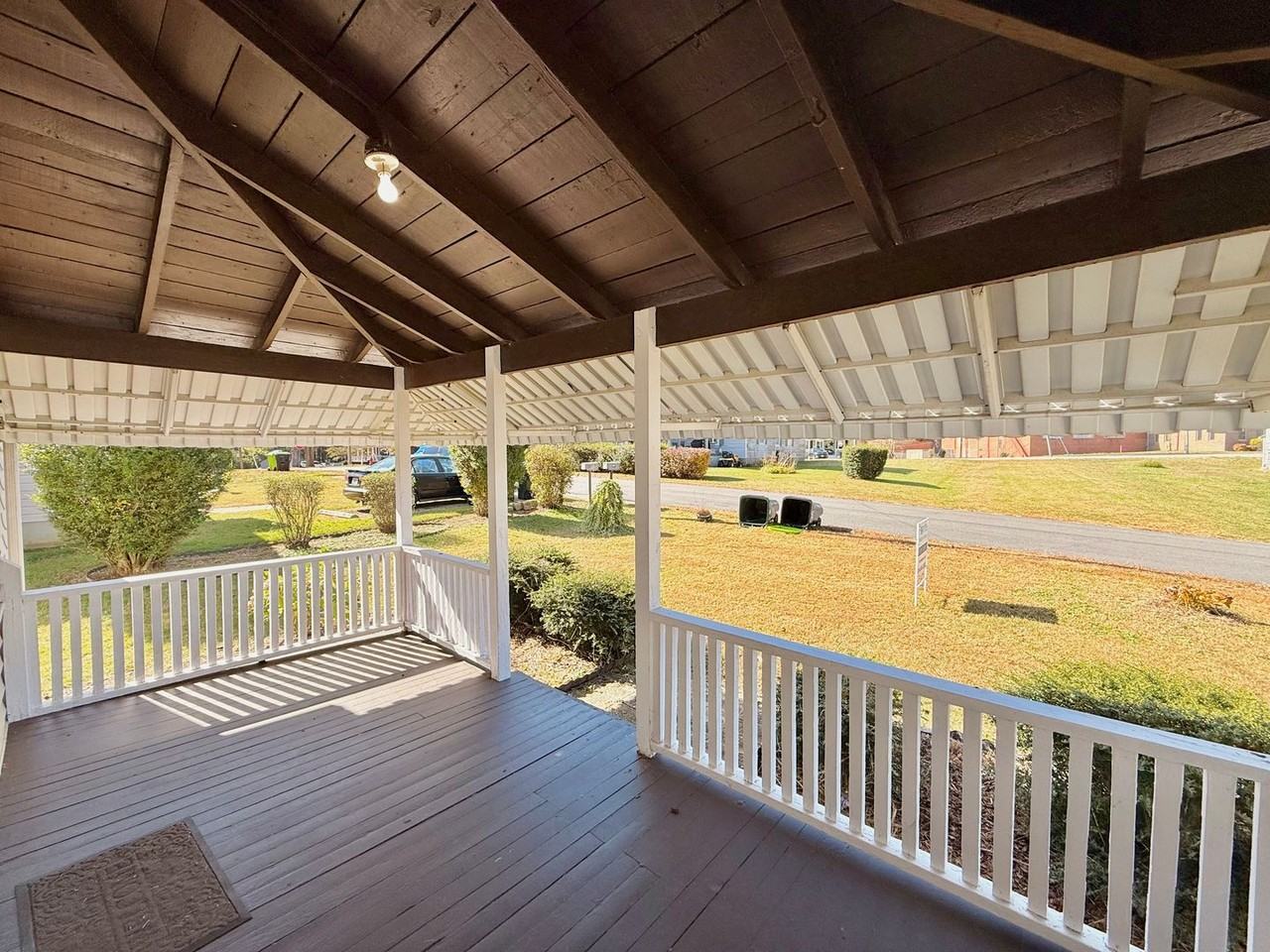 803 Roanoke Ave - Photo 2 of 15