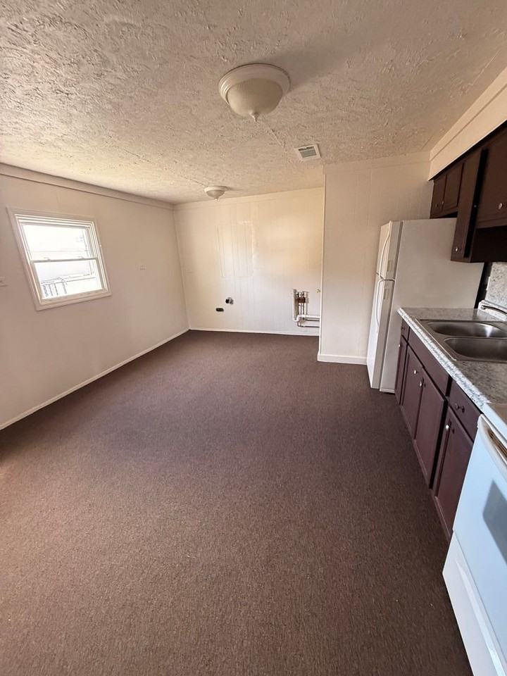 1227 1227 & 1229 Avenue - Photo 4 of 15