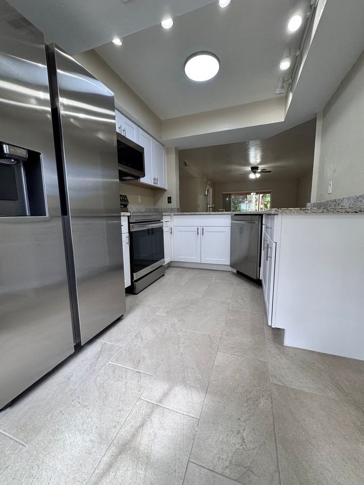 28251 Pine Haven Way - Photo 4 of 32
