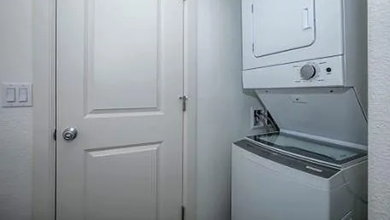 Aspire 160 Apartments - Photo 6 of 19