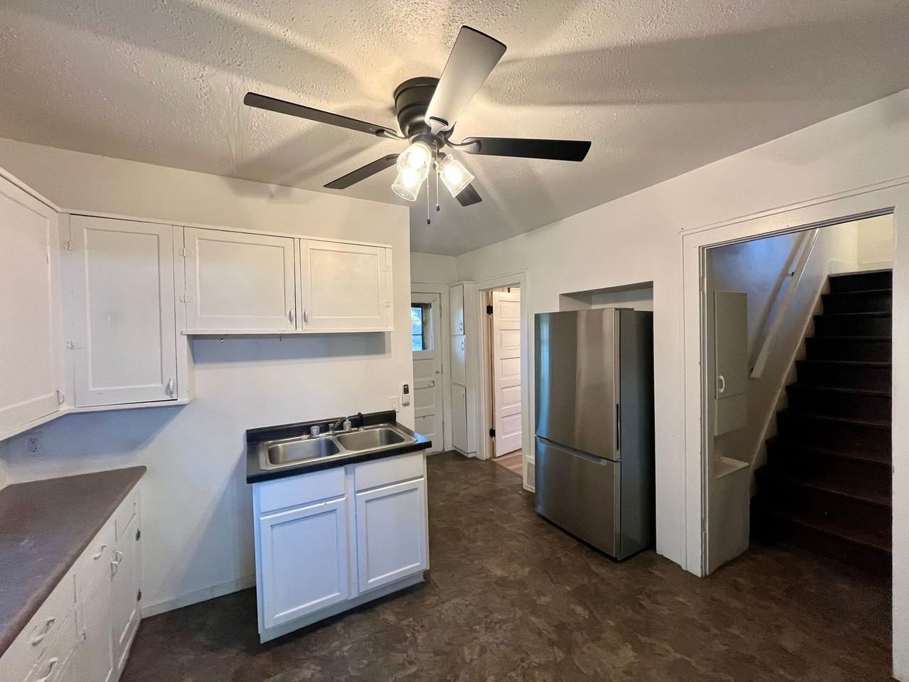 713 Augusta Ave - Photo 2 of 22