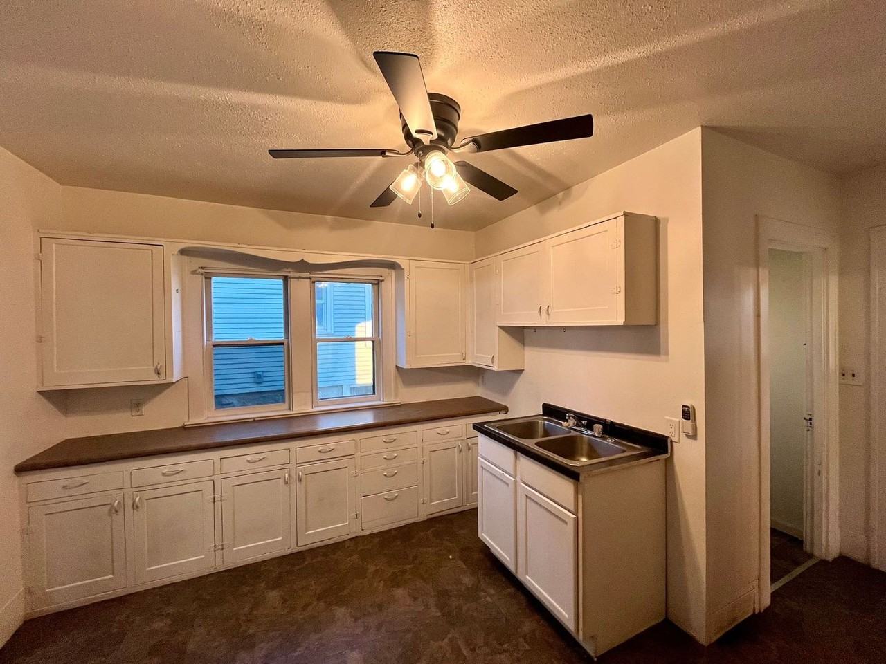 713 Augusta Ave - Photo 3 of 22