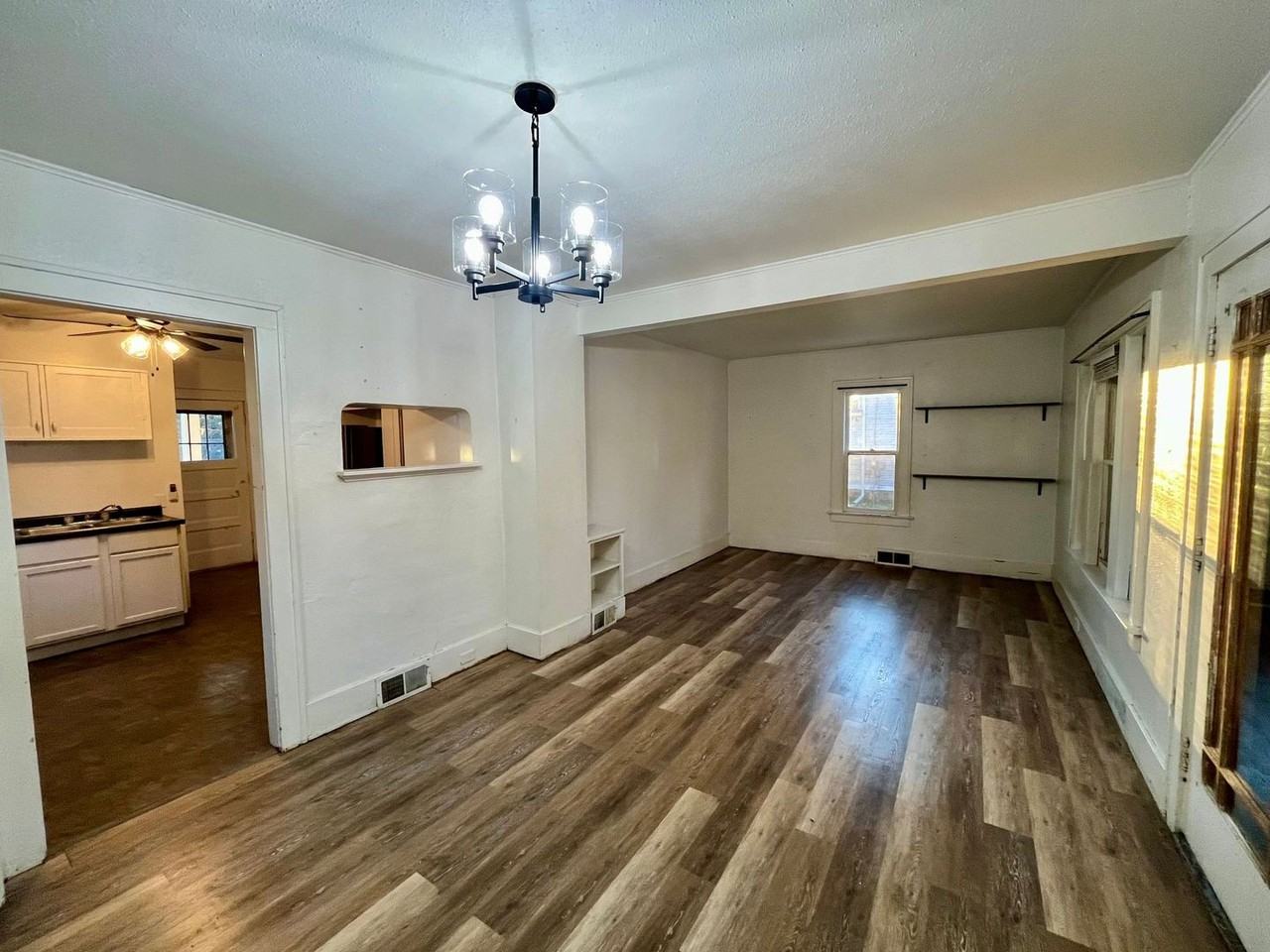 713 Augusta Ave - Photo 5 of 22