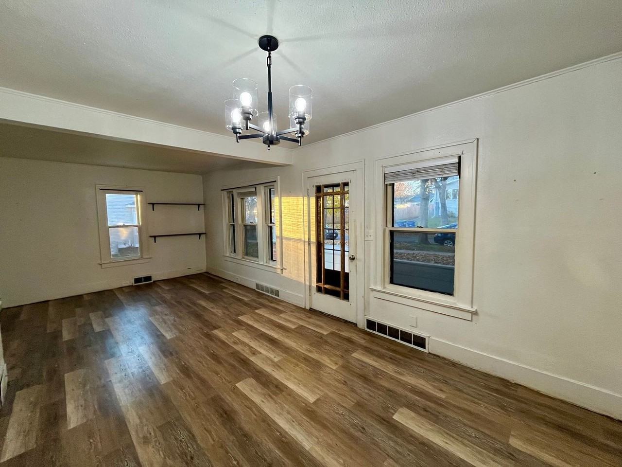 713 Augusta Ave - Photo 6 of 22