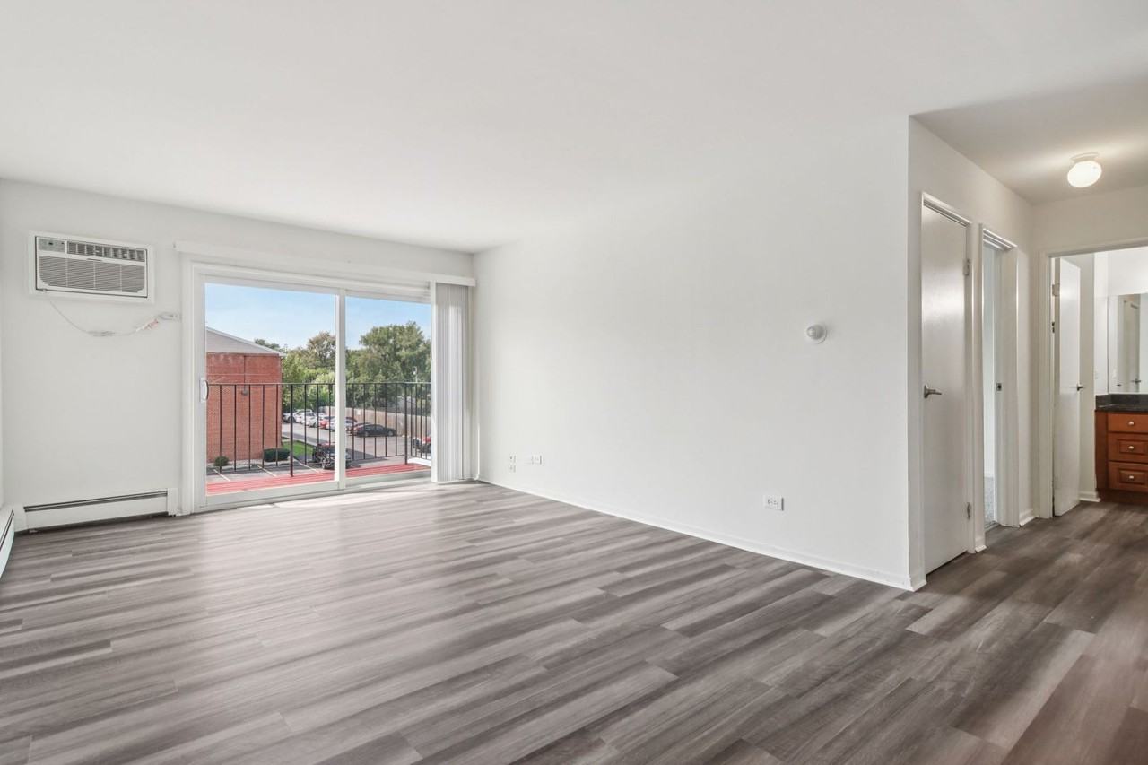 Georgian Court Apartments - Photo 2 of 9