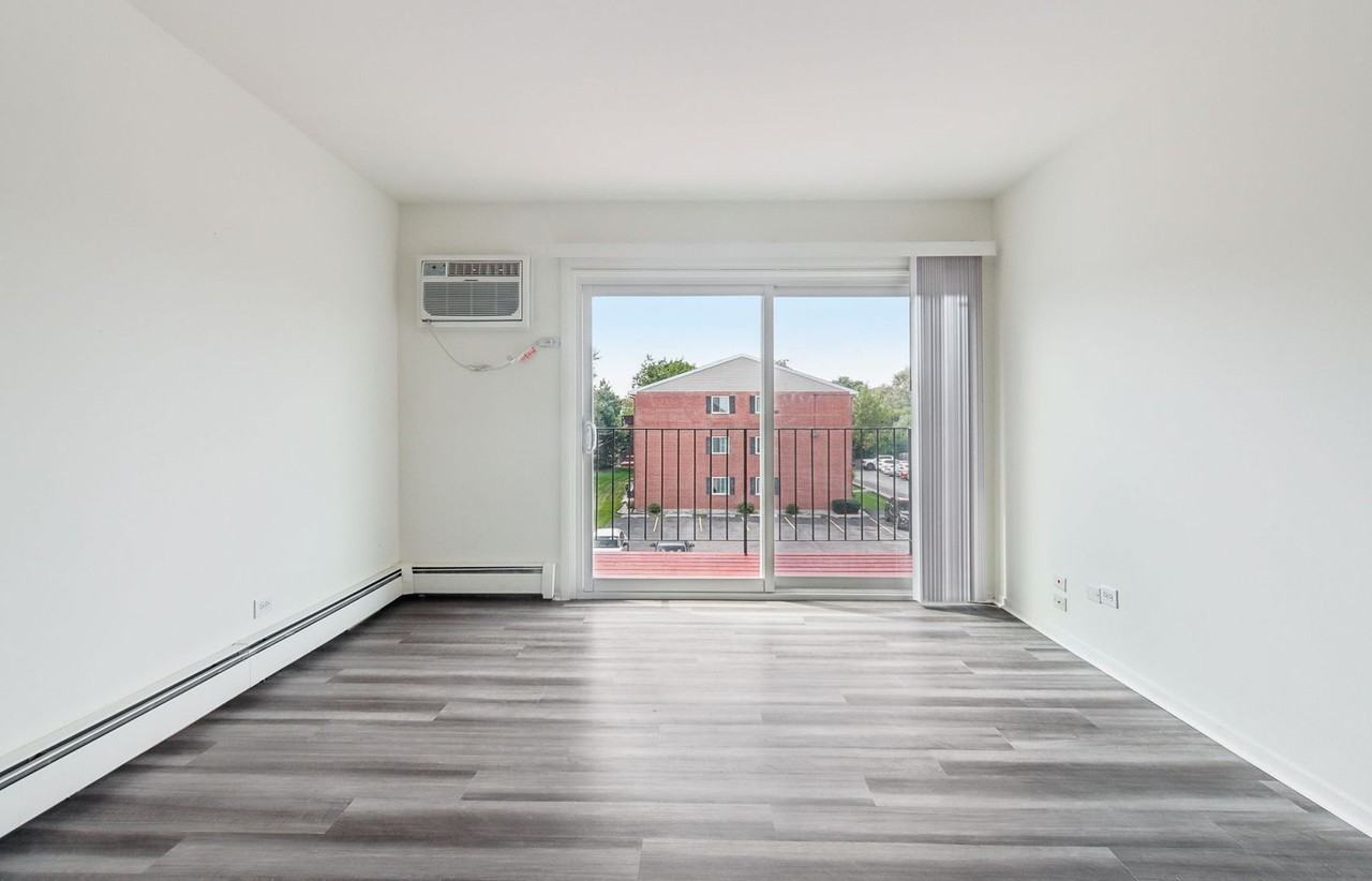 Georgian Court Apartments - Photo 3 of 9