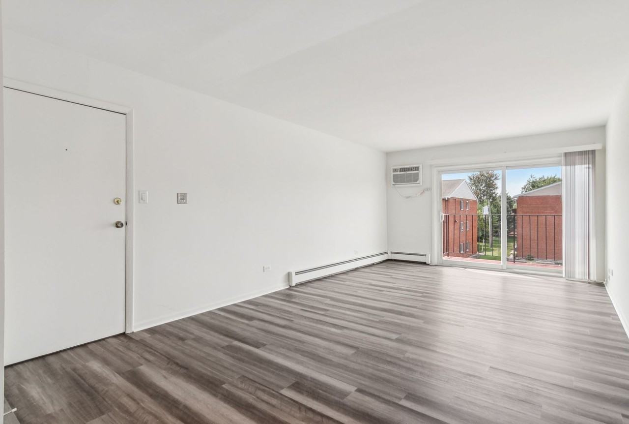 Georgian Court Apartments - Photo 4 of 9