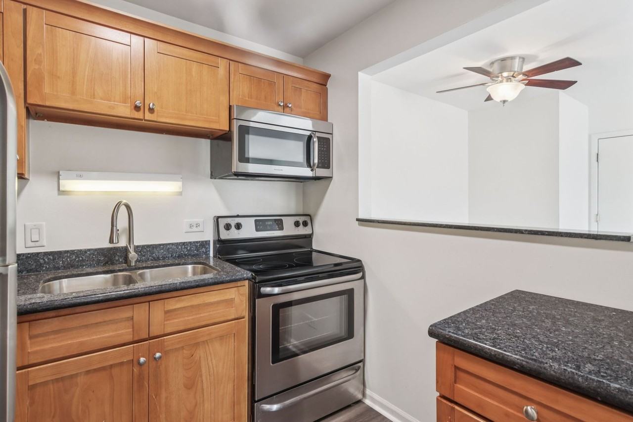 Georgian Court Apartments - Photo 5 of 9