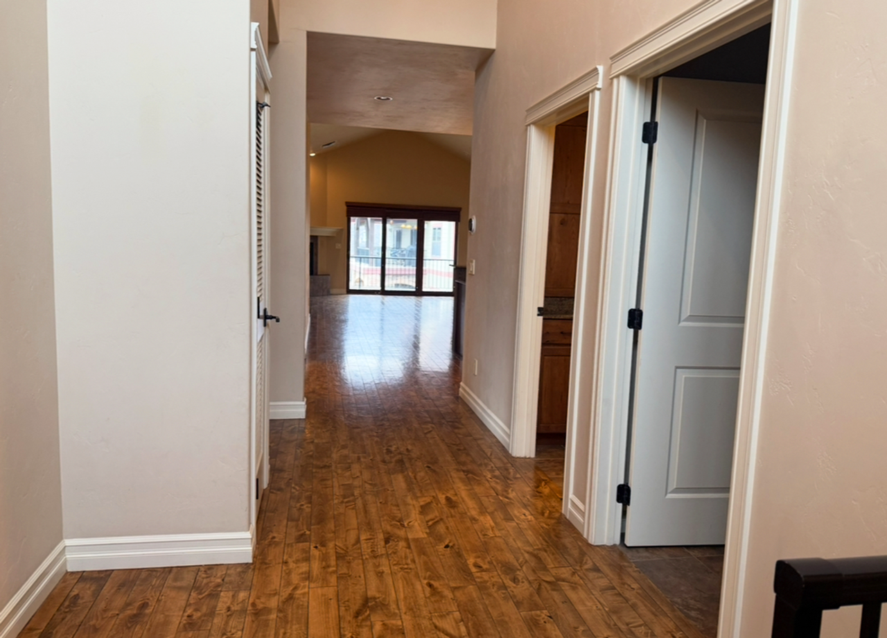 120 Meadow Ct - Photo 4 of 29