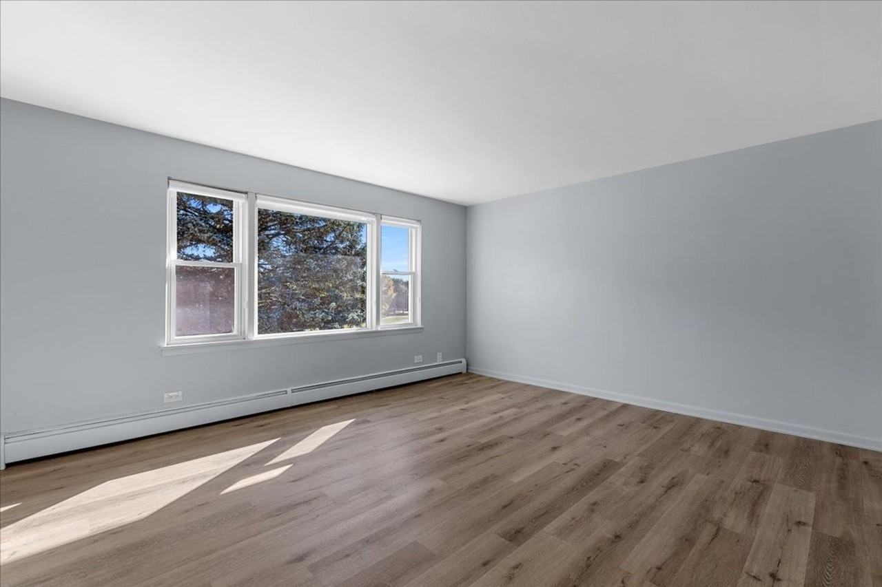 McAree Apartments - Photo 5 of 11