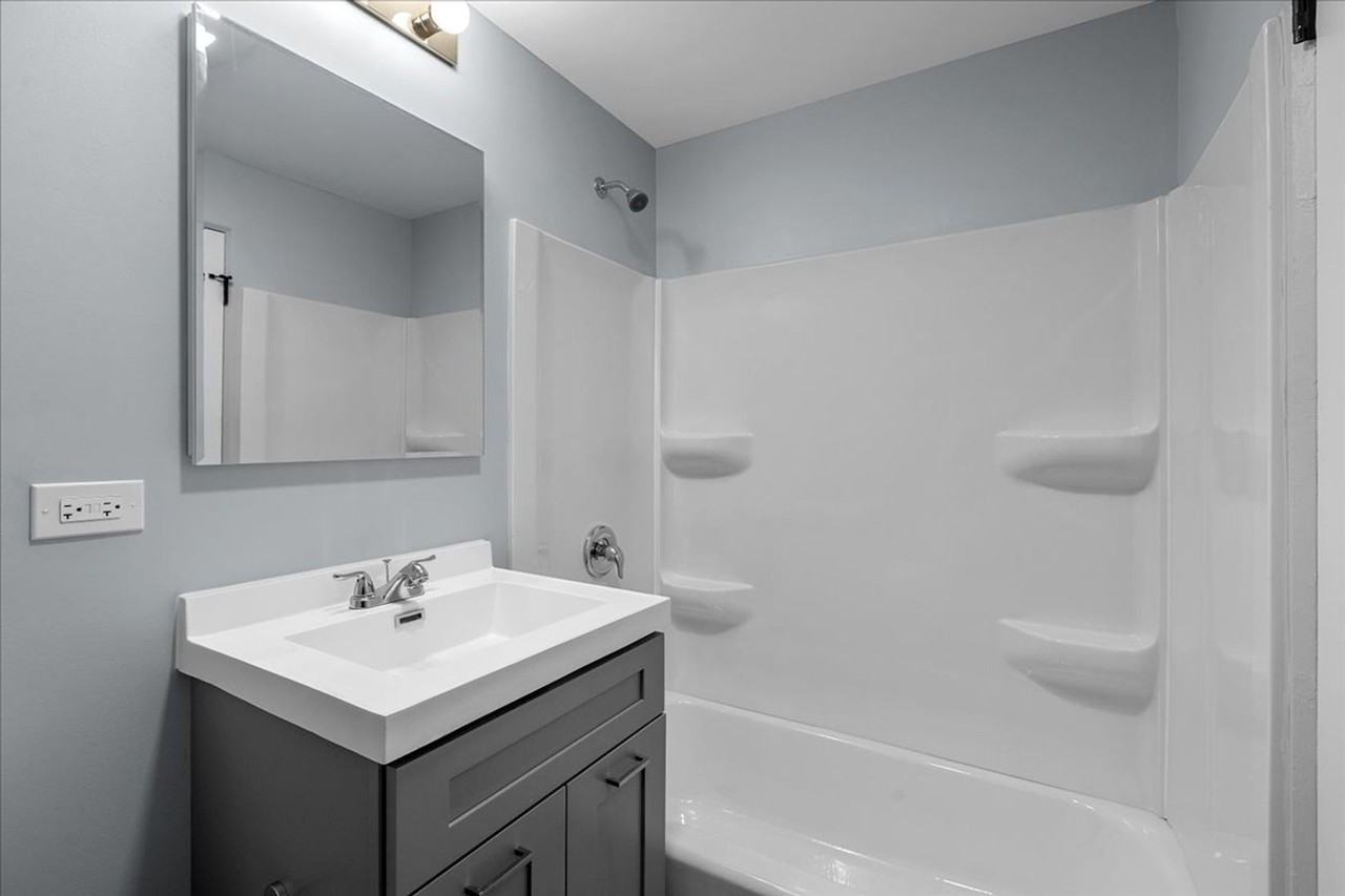 McAree Apartments - Photo 6 of 11