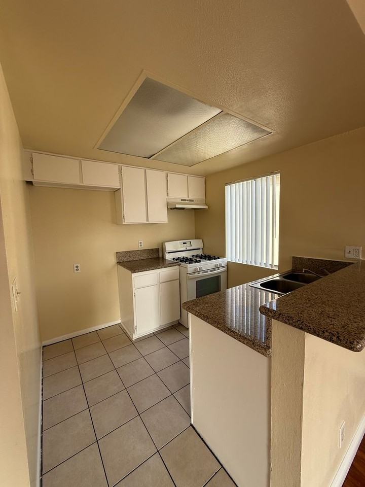 807Bunk - Photo 3 of 16