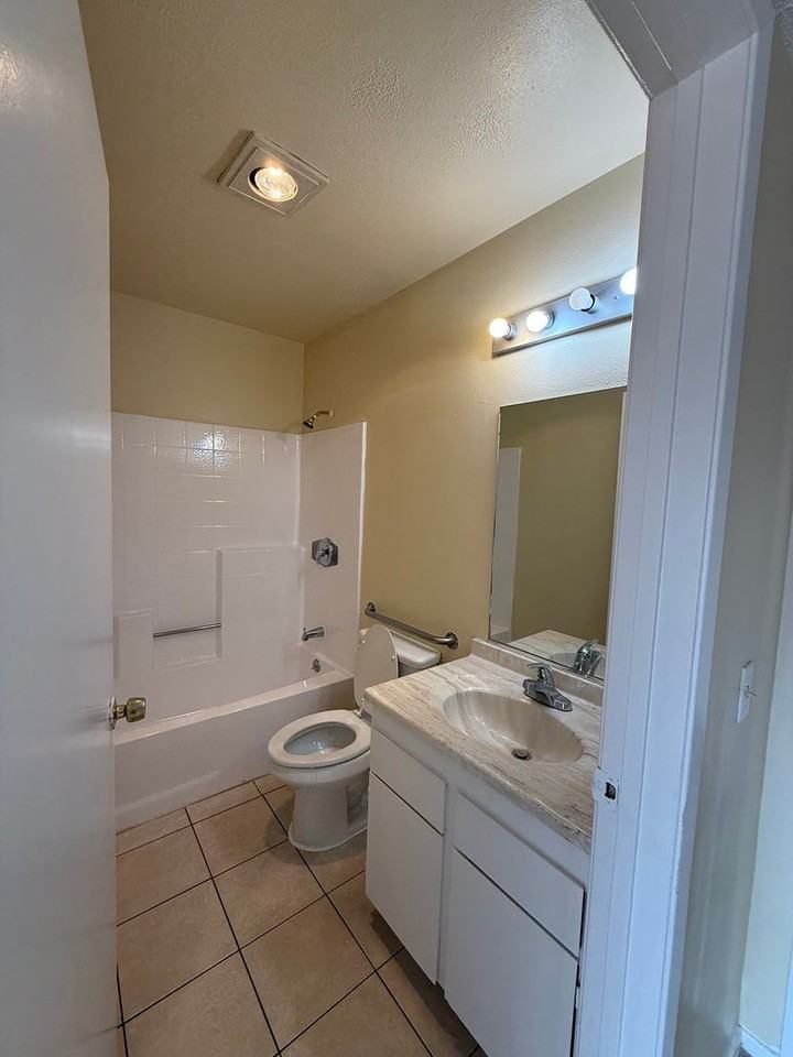 807Bunk - Photo 7 of 16