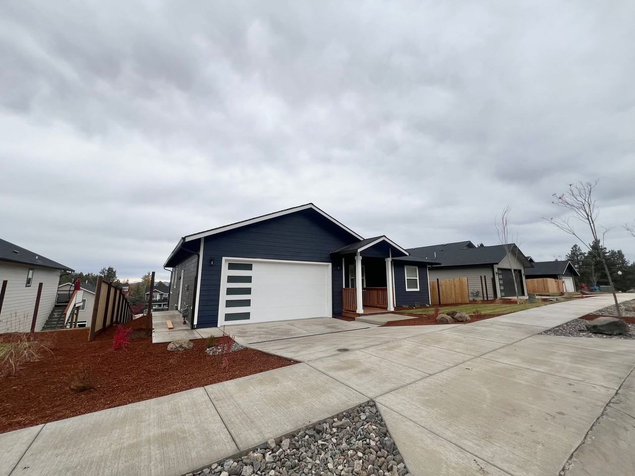 1164 W Ridge Dr - Photo 2 of 30