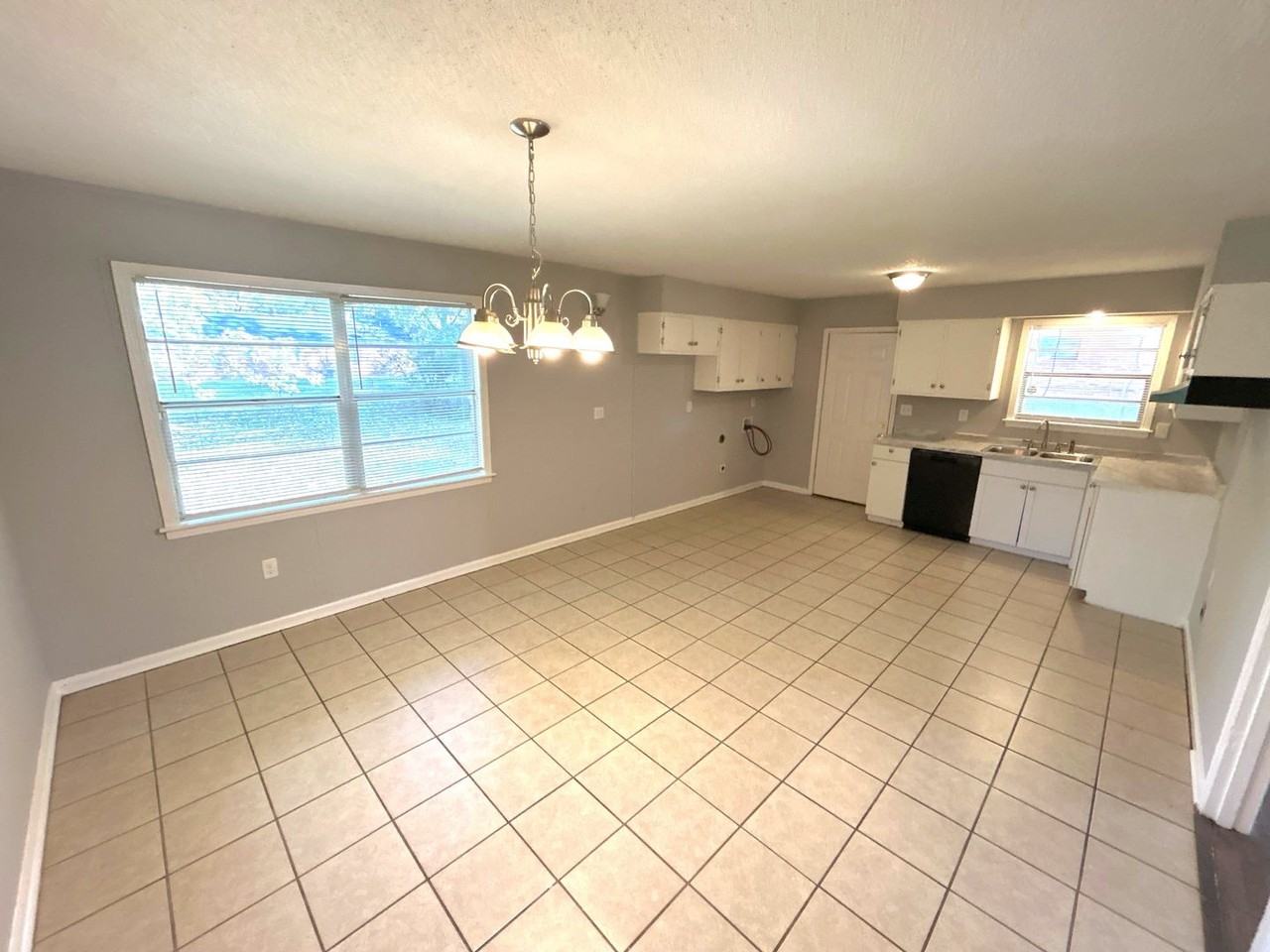 3876 Windy Avenue - Photo 3 of 12