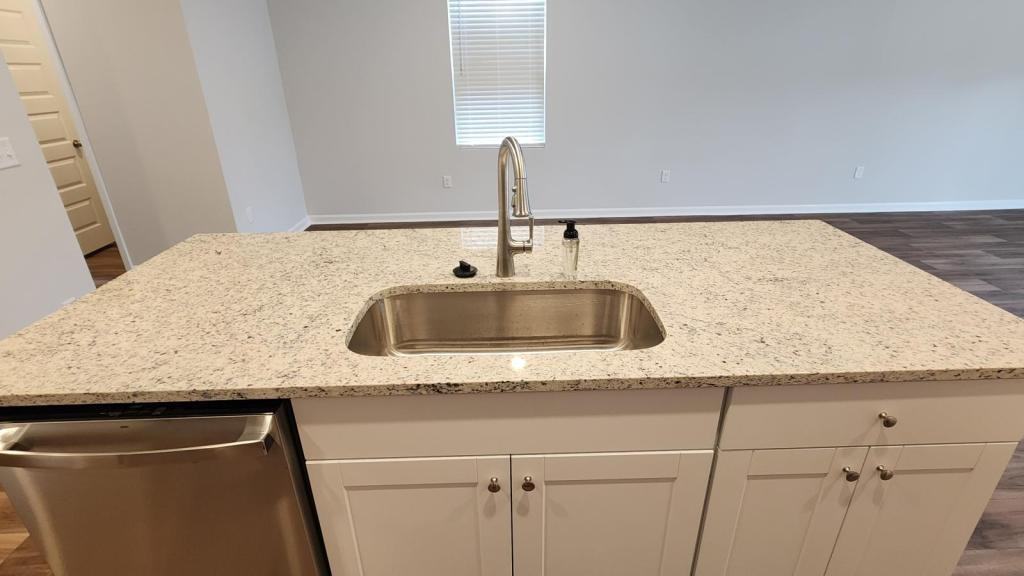 1055 Sentinel Ct - Photo 7 of 50