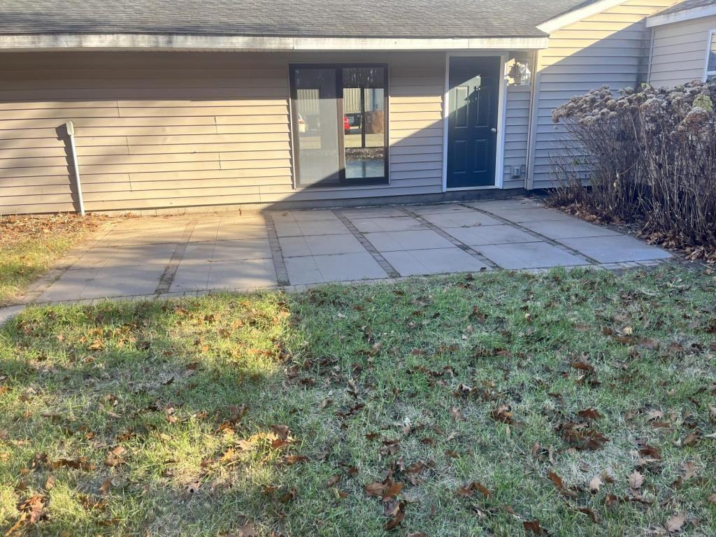 6306 Schofield Ave - Photo 4 of 17