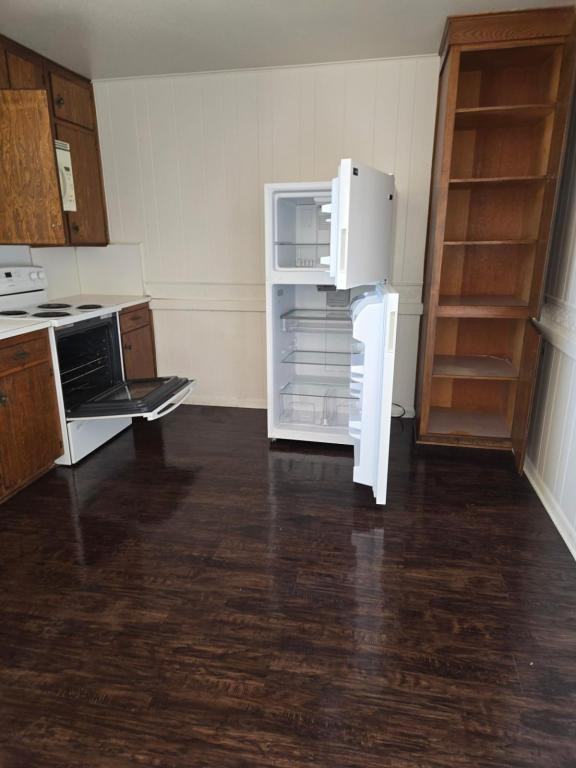 1605 Saunders St - Photo 3 of 5