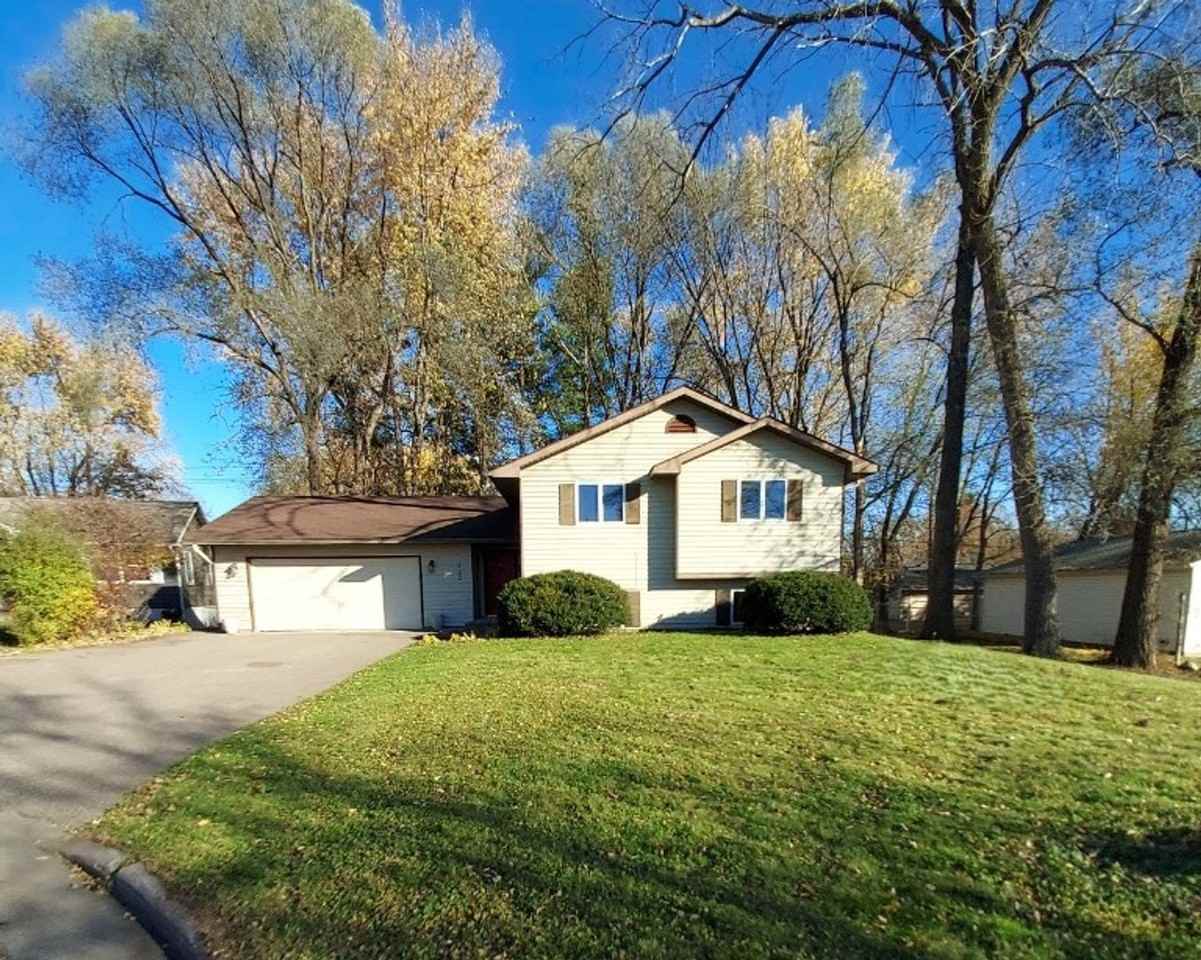 222 Tenth Street South - Photo 2 of 26