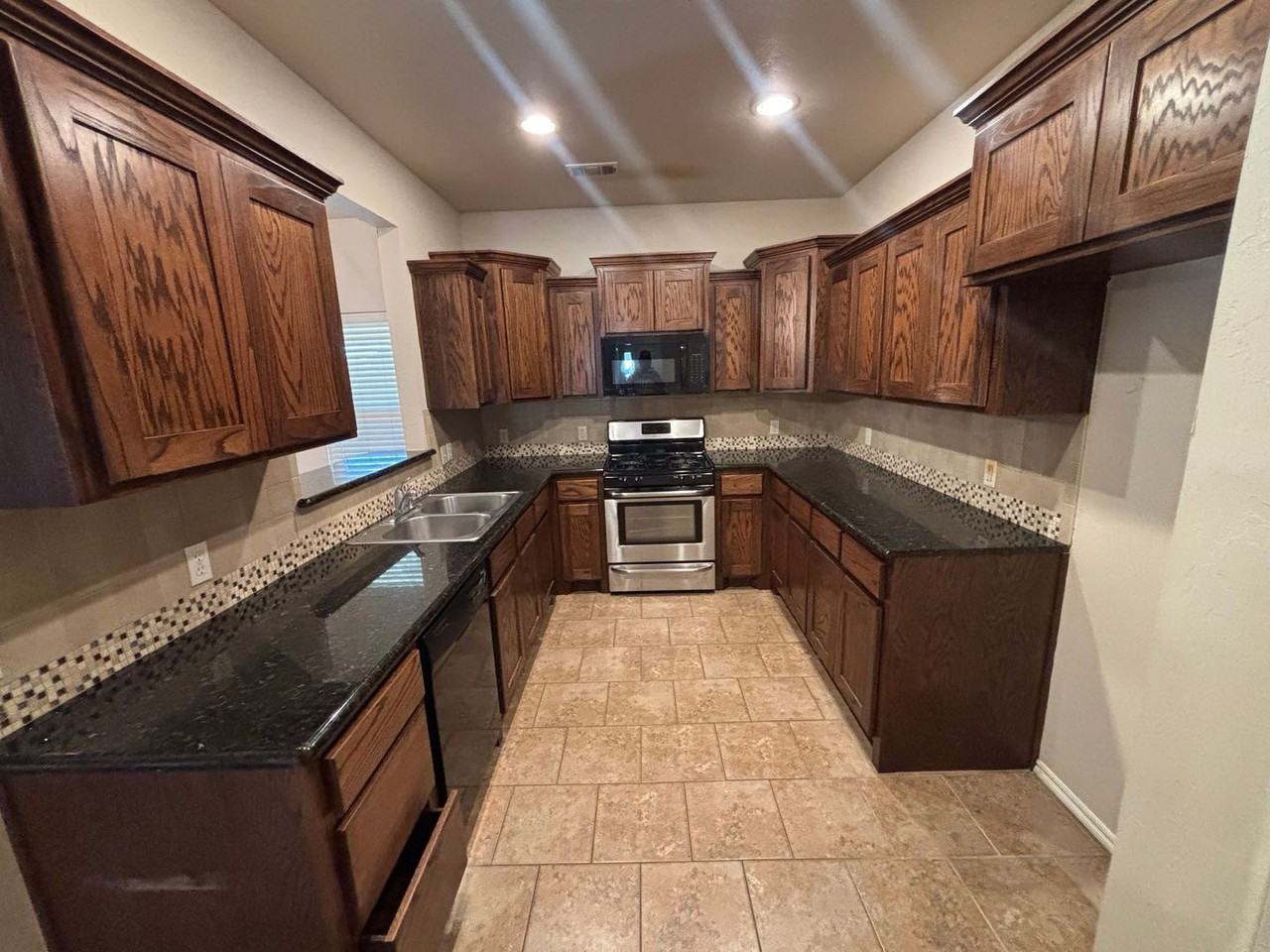 12798 Se 19th St - Photo 4 of 16