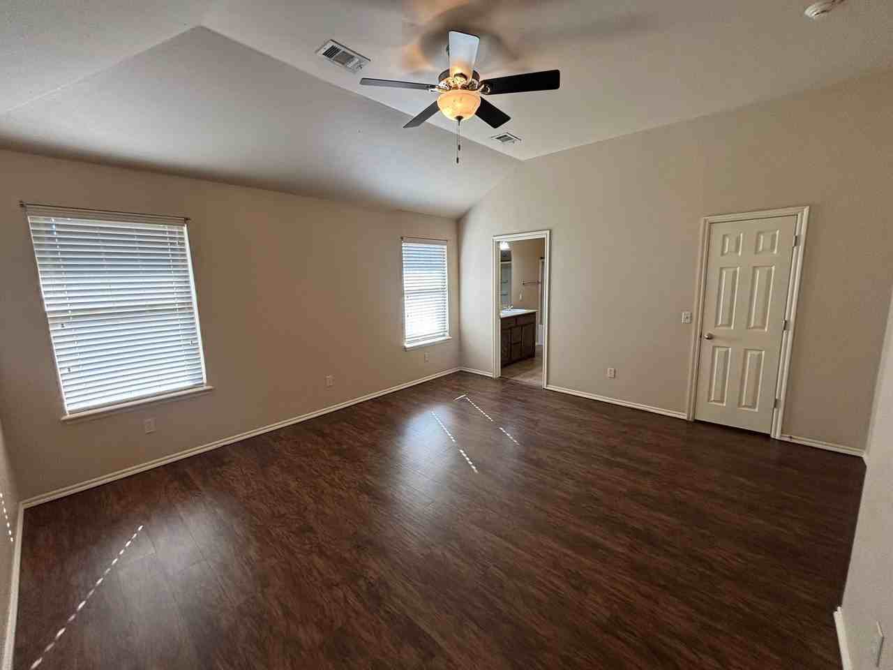 12798 Se 19th St - Photo 7 of 16