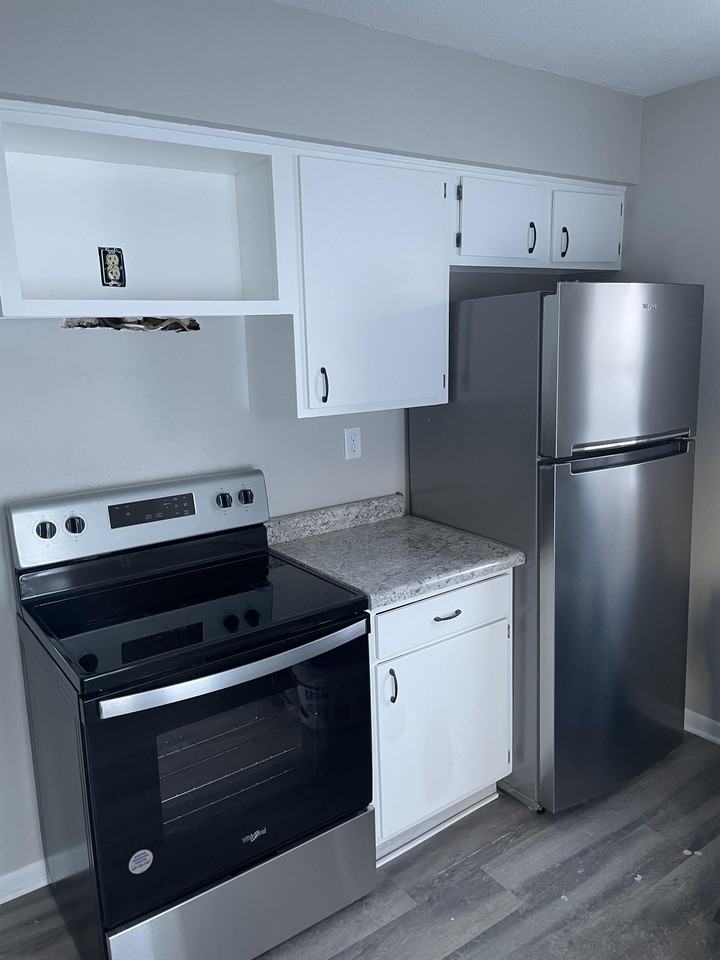 1024 Spring Street - Photo 2 of 8