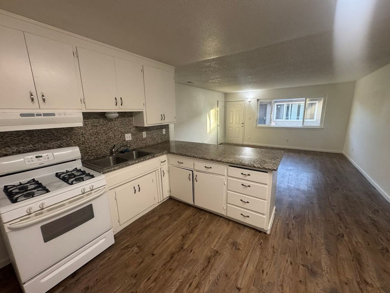 Clifford Apartments - Photo 2 of 14