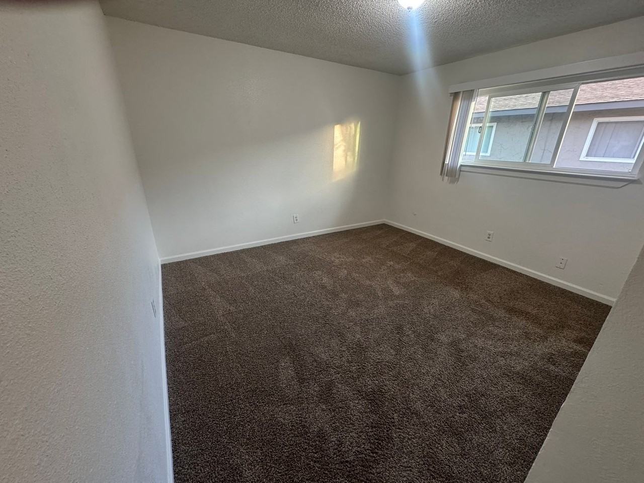 Clifford Apartments - Photo 4 of 14