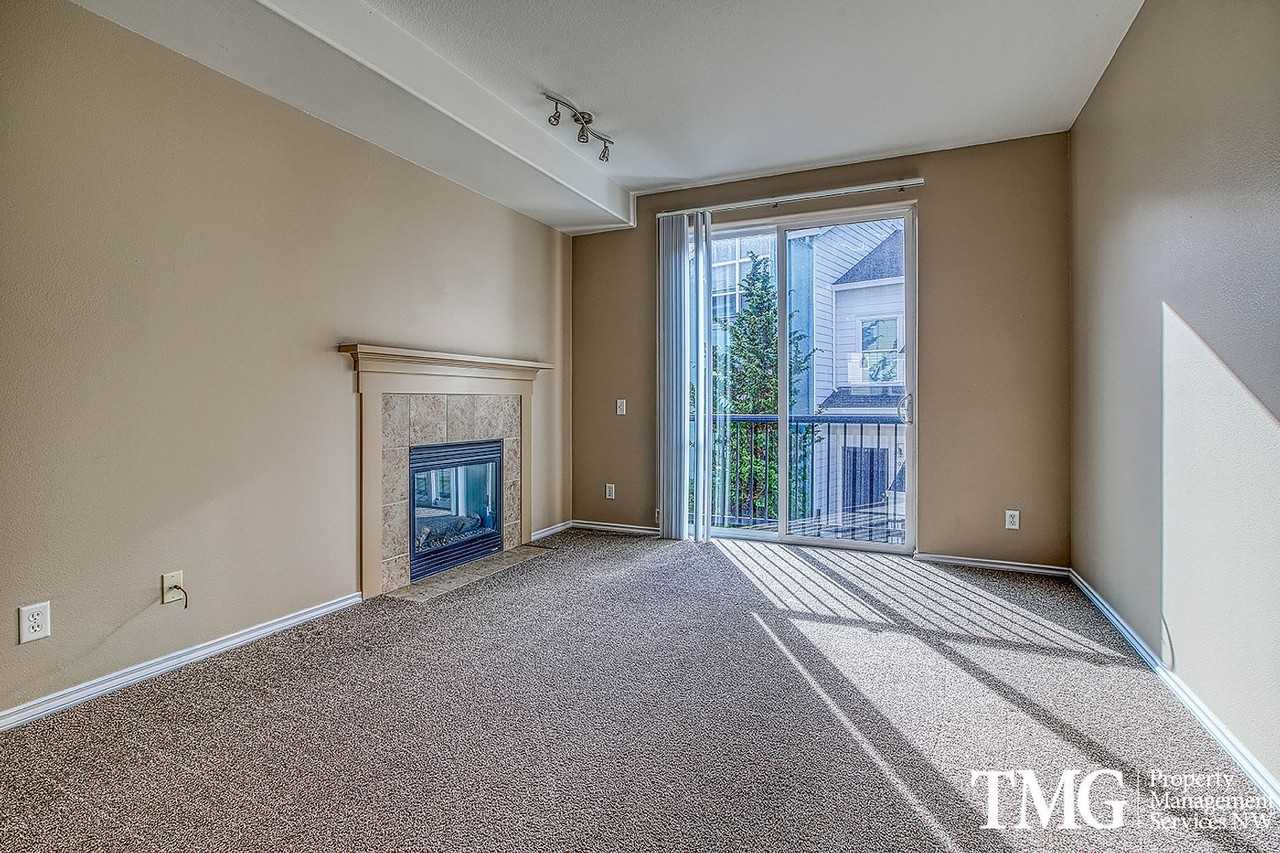 2004 Ne Cadbury Ave #213 - Photo 2 of 37