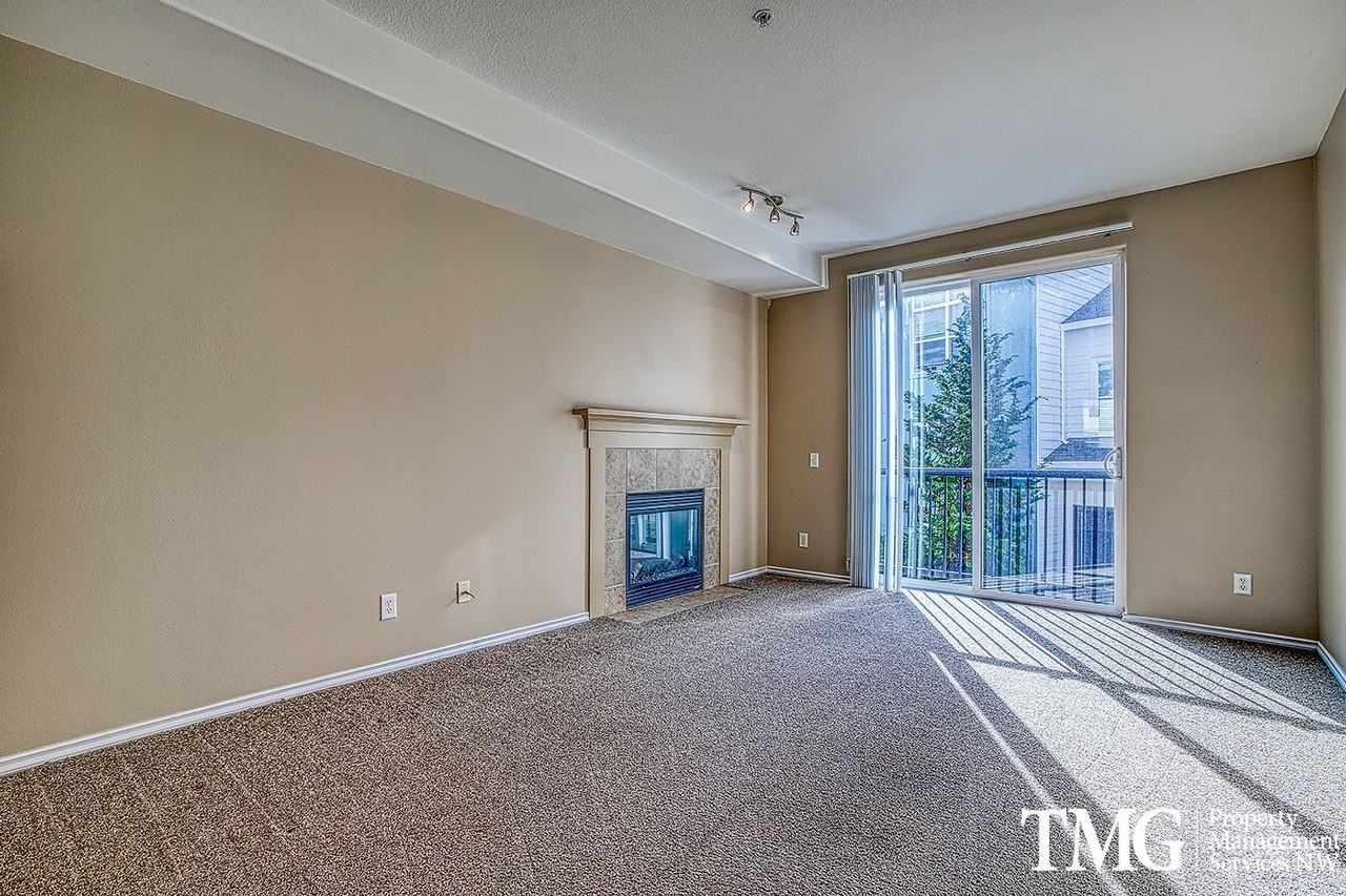 2004 Ne Cadbury Ave #213 - Photo 3 of 37