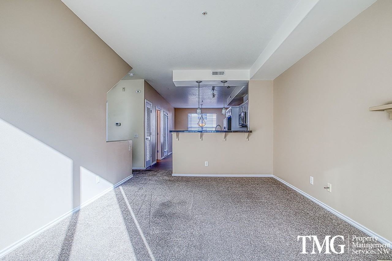 2004 Ne Cadbury Ave #213 - Photo 4 of 37