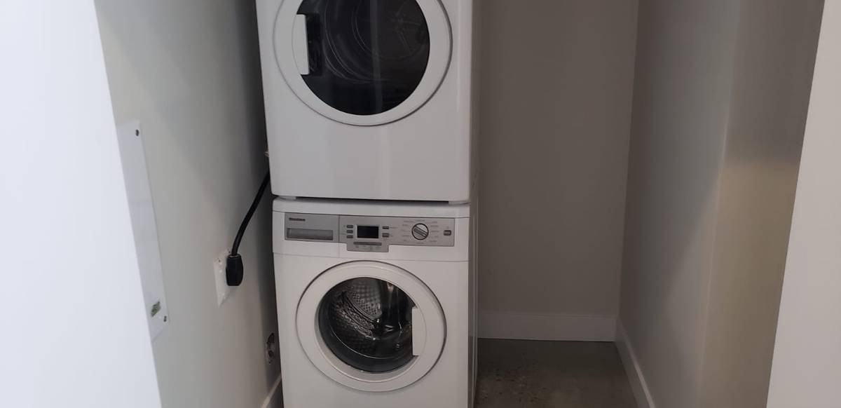 215 Main Street - Photo 5 of 11