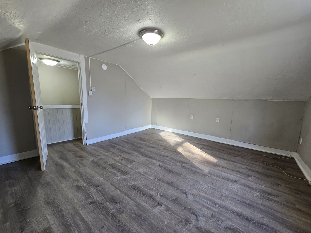 109 Summit Avenue - Photo 3 of 30