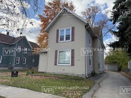 featured image of 237 Kaukauna St #UPPER