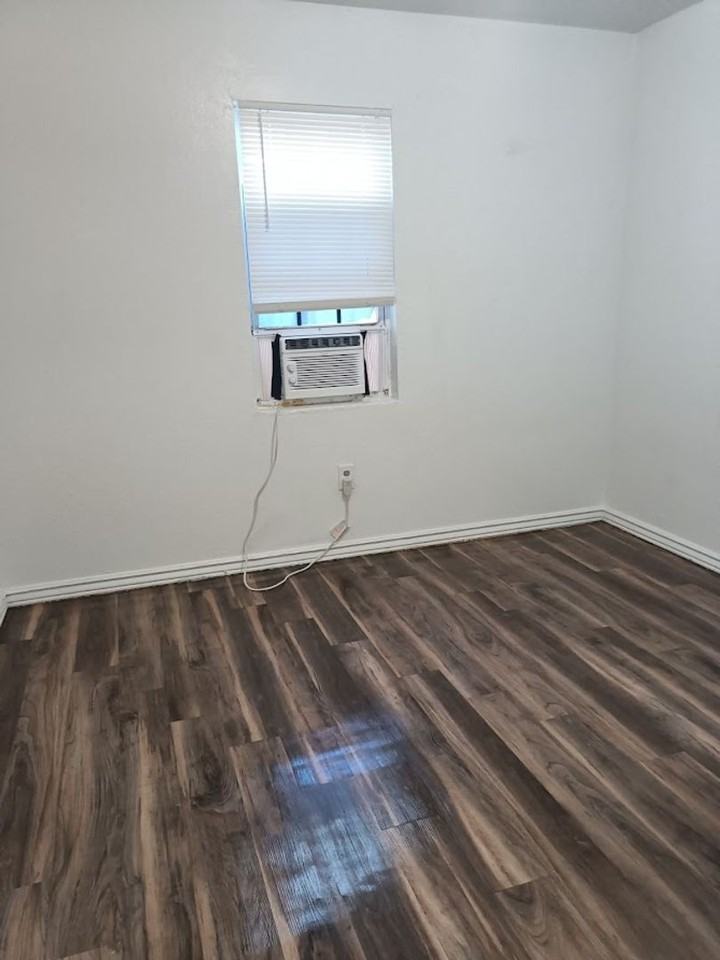 5016 South Drexel Avenue - Photo 2 of 8