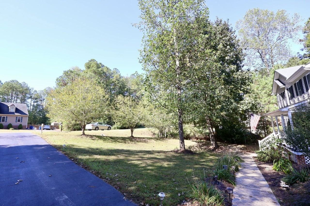 15831 Haggis Dr - Photo 6 of 35