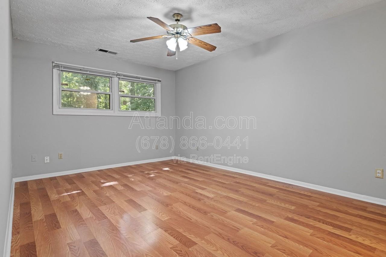 5324 Ridge Forest Dr - Photo 3 of 15