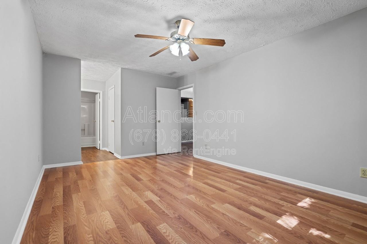 5324 Ridge Forest Dr - Photo 4 of 15