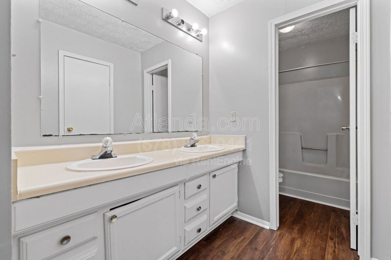 5324 Ridge Forest Dr - Photo 5 of 15