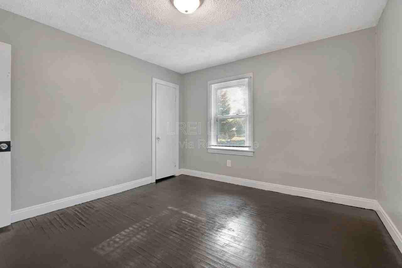 501 W Carter Ave - Photo 6 of 15