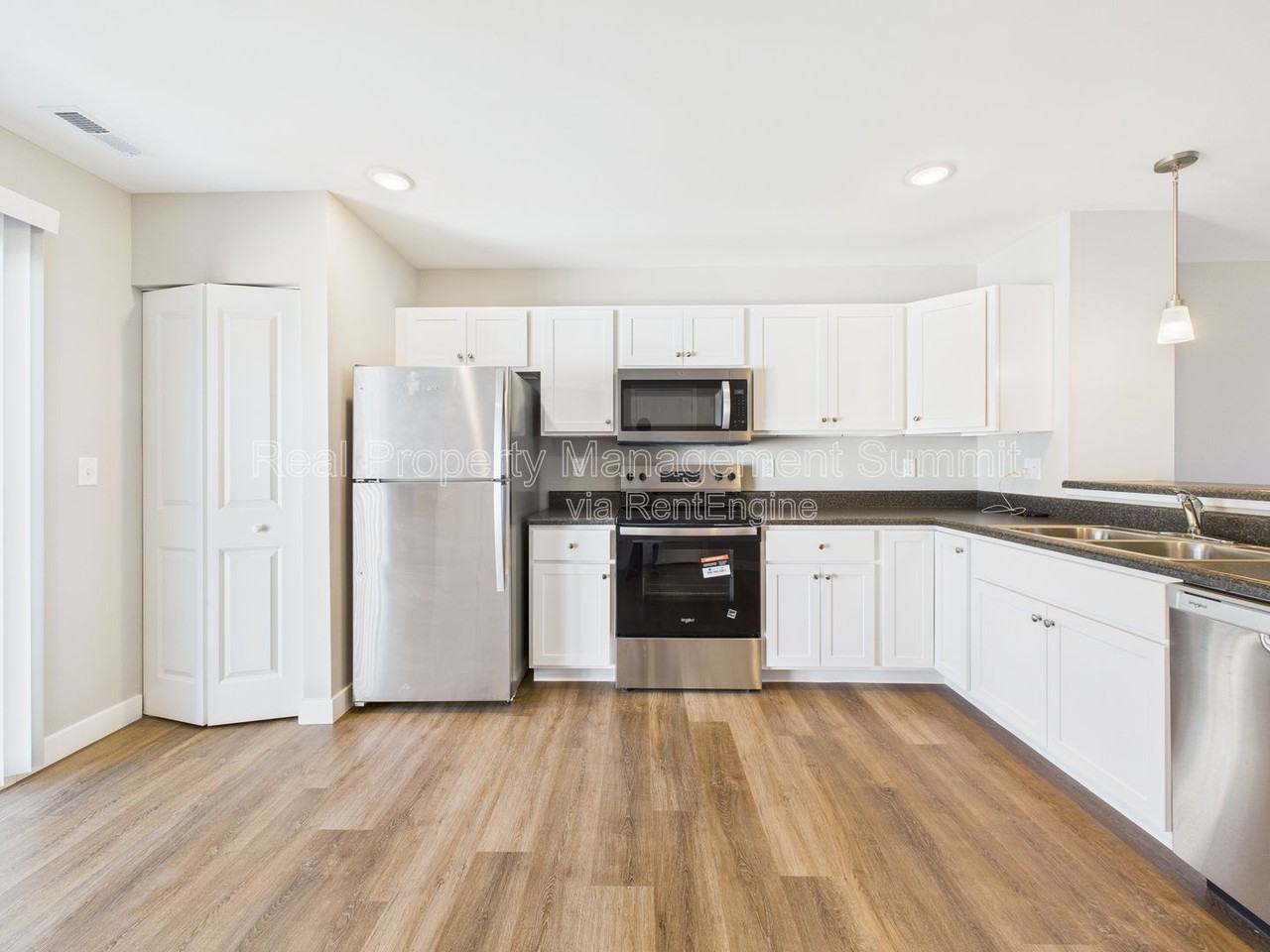 1420 Circle Drive - Photo 5 of 19