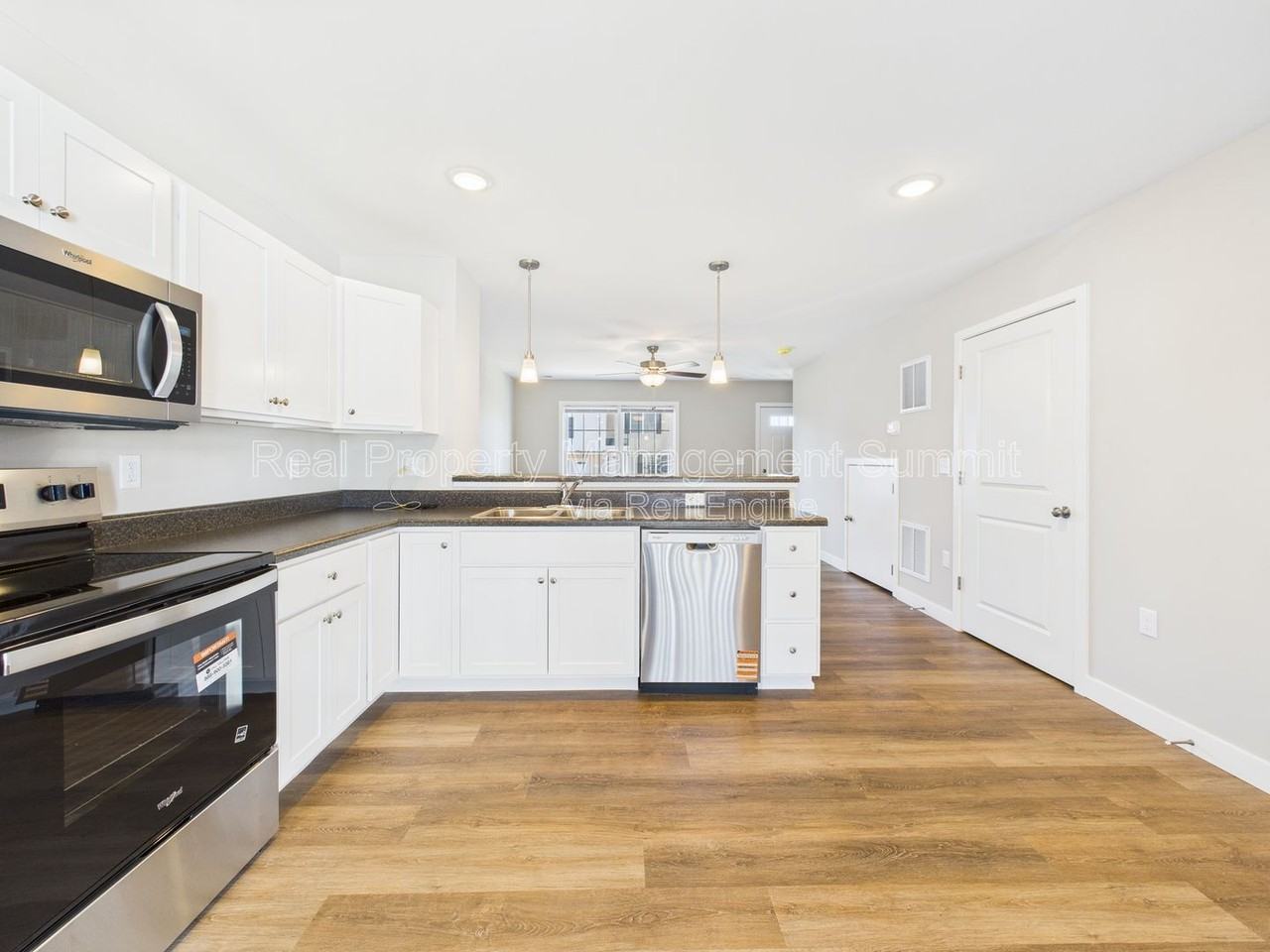 1420 Circle Drive - Photo 7 of 19