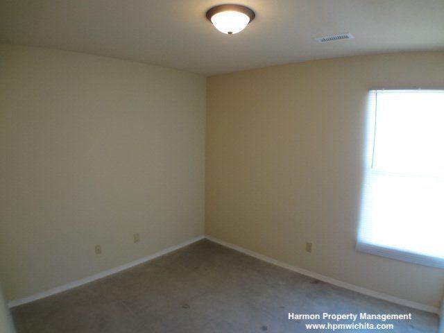 2370 N Garland Ave - Photo 5 of 11