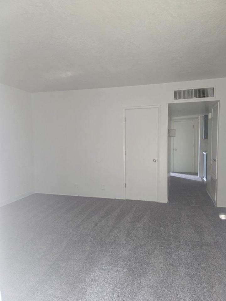 2230 East Fort Lowell Road #211 - Photo 2 of 10