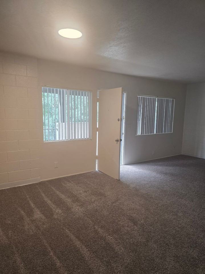 2230 East Fort Lowell Road #211 - Photo 3 of 10